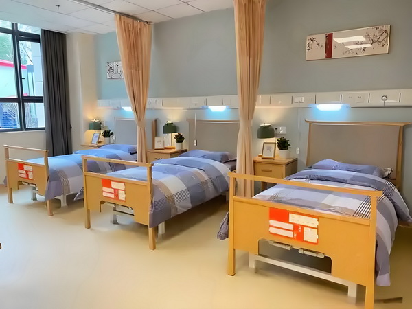 阿娇一个人独居北京3居室，自称比香港要便宜