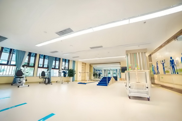 细节藏不住爱！白敬亭晒家意外暴露恋情？